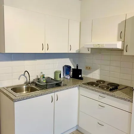 Relaxed Coastal - Steps From & Center * Ostend