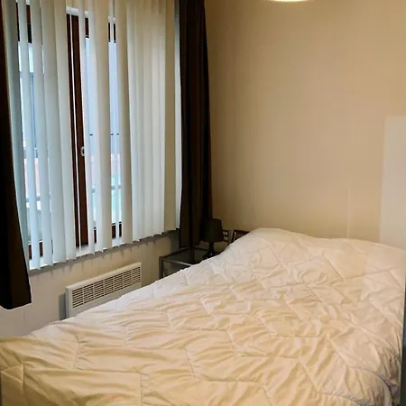 Relaxed Coastal - Steps From & Center Apartamento *