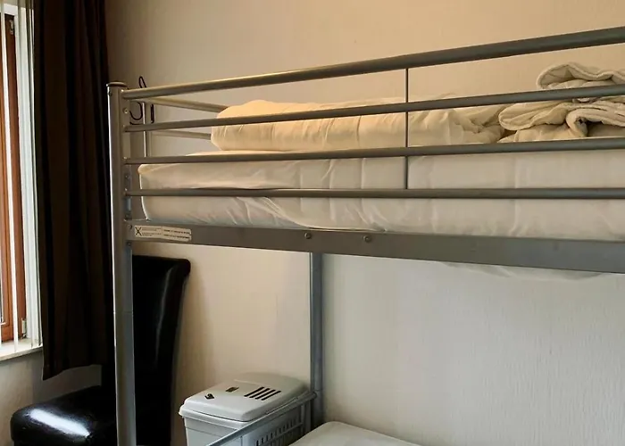 Relaxed Coastal - Steps From & Center Ostende