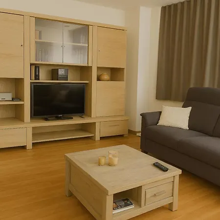 Relaxed Coastal - Steps From & Center Apartment Ostende