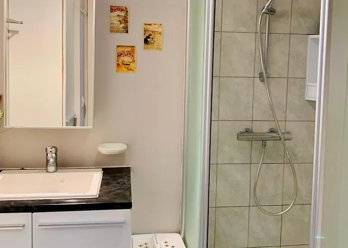 Relaxed Coastal - Steps From & Center Ostende